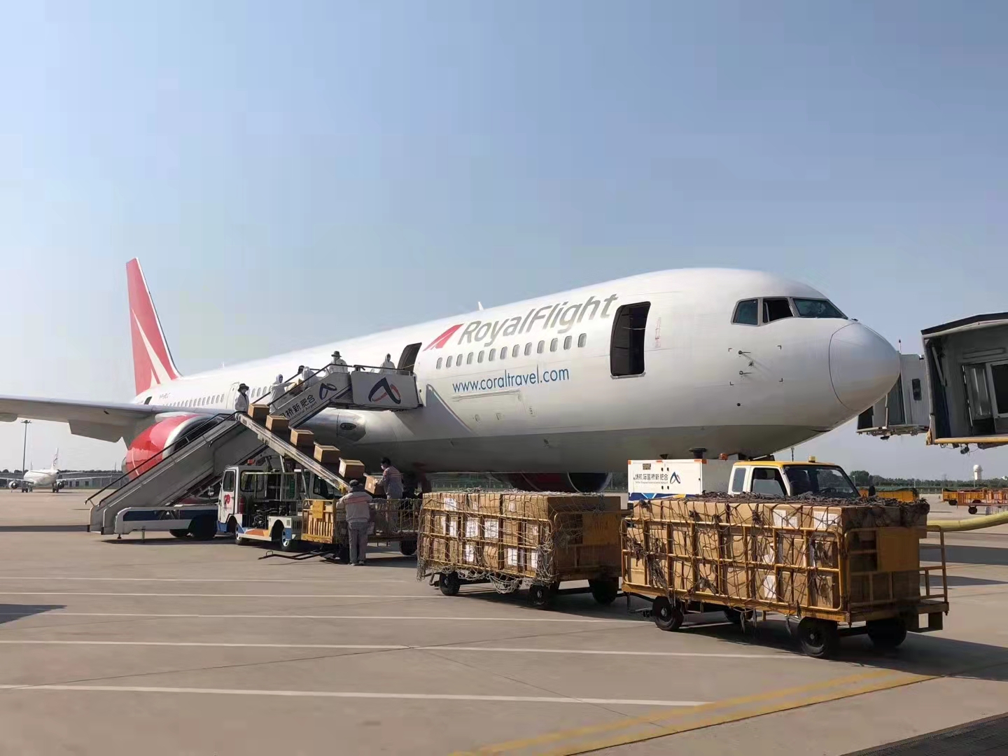 航空货运 信赖航驰 专注空运 当日到达 咨询热线:4006169156(图3) 航空货运 信赖航驰 专注空运 当日到达 咨询热线:4006169156(图3)
